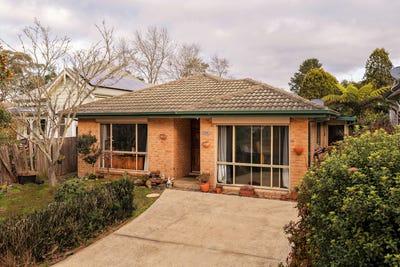 /international/au/64-fitzgerald-street-katoomba-nsw-151513116/