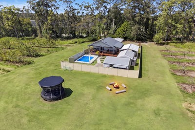 /international/au/1117-steve-irwin-way-glass-house-mountains-qld-152514656/