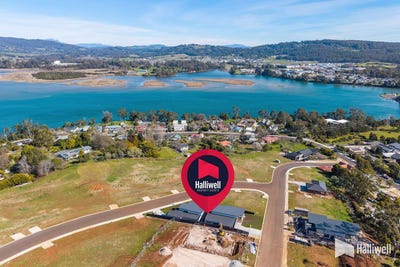 /international/au/1-2-8-spirit-way-ambleside-tas-152234304/