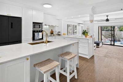 /international/au/6-1-bronberg-court-southport-qld-152263664/
