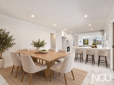 /international/au/64-donnington-street-carindale-qld-152378872/