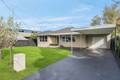 /international/au/13-ponds-drive-lara-vic-152555180/