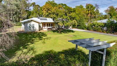 /international/au/6-tirzah-street-moree-nsw-151193528/