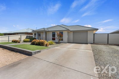 /international/au/9-hazel-street-moonta-bay-sa-152428736/