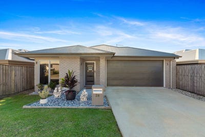/international/au/28-millbrook-circuit-beerwah-qld-151510012/