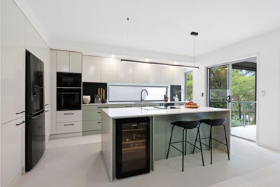 /international/au/5-tashey-court-bundall-qld-152165736/