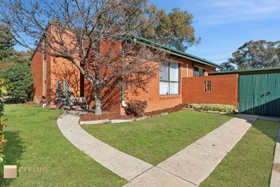 /international/au/50-sternberg-crescent-wanniassa-act-151589036/