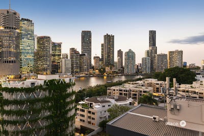 /international/au/25-245-main-street-kangaroo-point-qld-150857772/