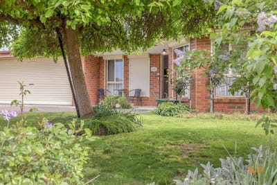 /international/au/33-oakbank-boulevard-whittlesea-vic-152670324/
