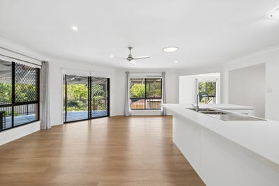 /international/au/4-mohr-court-petrie-qld-152417088/