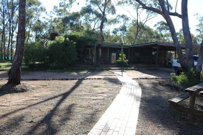 /international/au/40-coopers-lane-wedderburn-vic-151344668/