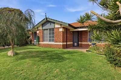 /international/au/4-coola-place-high-wycombe-wa-151952240/