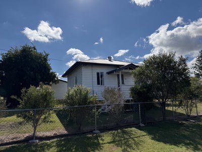 /international/au/5-dalton-street-monto-qld-151599352/