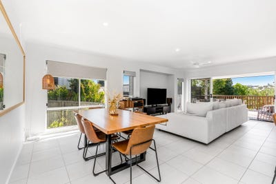 /international/au/33-fox-valley-way-lennox-head-nsw-148477836/