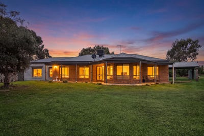 /international/au/367-wild-cherry-road-lockwood-south-vic-151962976/