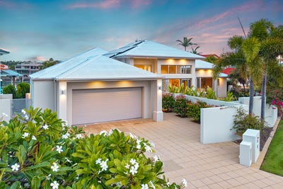 /international/au/19-bonaventure-court-raby-bay-qld-151133240/