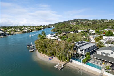 /international/au/19-wyuna-drive-noosaville-qld-152600800/