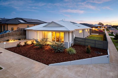 /international/au/61-emberwood-road-warragul-vic-151229180/