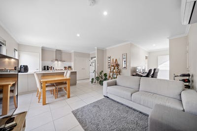 /international/au/42b-st-kilda-road-balga-wa-151344948/