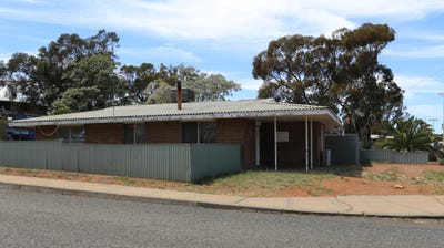 /international/au/2-canteen-court-kambalda-east-wa-152638960/