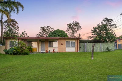 /international/au/23-dongarven-drive-eagleby-qld-151382220/