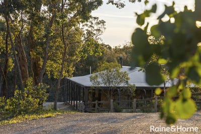 /international/au/64-mill-road-barfold-vic-152528720/