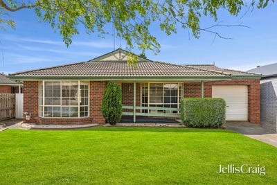 /international/au/25-odwyer-court-lovely-banks-vic-152493800/
