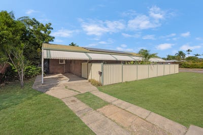 /international/au/4-buchanan-street-mount-louisa-qld-151529820/