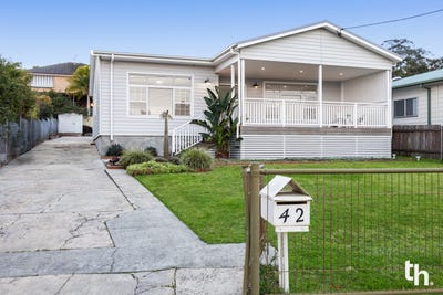 /international/au/42-floraville-road-belmont-north-nsw-152253340/