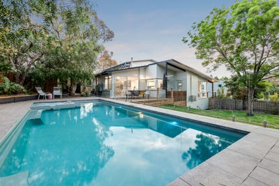 /international/au/23-sanglen-terrace-belmont-vic-152689000/