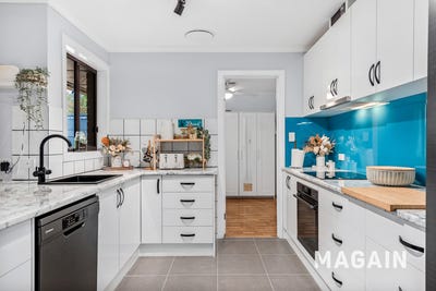/international/au/4-napier-court-noarlunga-downs-sa-151559848/