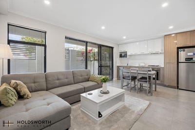 /international/au/1-19-ilumba-way-nollamara-wa-152561696/
