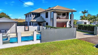 /international/au/148-esplanade-elliott-heads-qld-148526164/