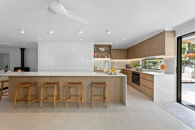 /international/au/52-silverwood-drive-cooroibah-qld-148409100/