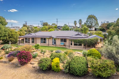 /international/au/1-robert-street-mannum-sa-151026416/