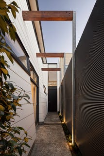 /international/au/10-fulton-street-armadale-vic-152296276/