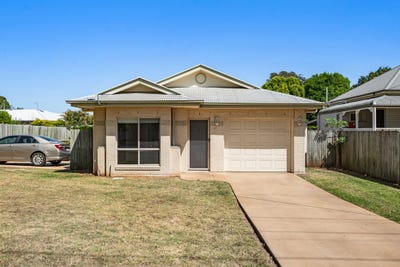 /international/au/1-11-gladstone-street-newtown-qld-152679868/