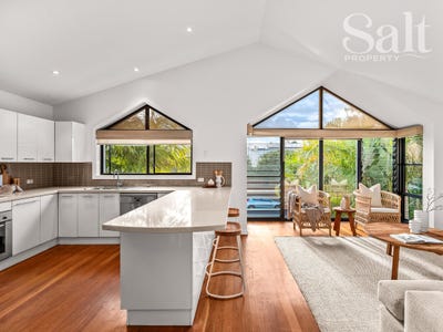 /international/au/35-ravenshaw-street-the-junction-nsw-150998748/