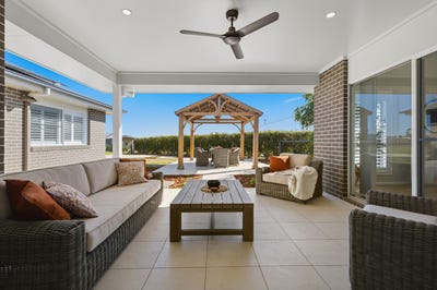 /international/au/8-estelle-street-highfields-qld-151417568/