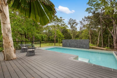 /international/au/13-egret-close-port-douglas-qld-150751100/
