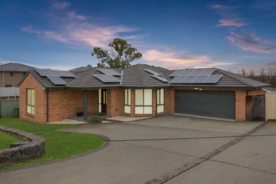 /international/au/57-high-street-queanbeyan-nsw-151398956/