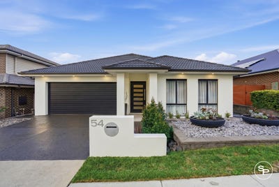 /international/au/54-lawler-drive-oran-park-nsw-151358972/