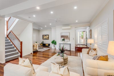 /international/au/16-oxford-terrace-taringa-qld-150560832/