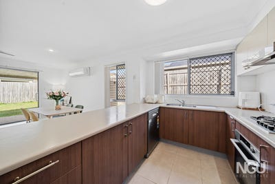 /international/au/2-brendan-thorne-place-marsden-qld-151921392/