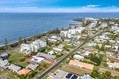 /international/au/52-see-street-bargara-qld-151318880/