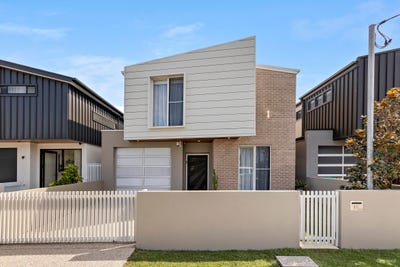 /international/au/9b-frederick-street-merewether-nsw-151107328/