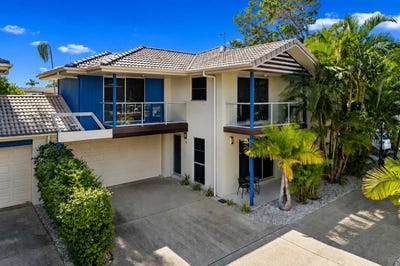 /international/au/6-26-esplanade-tin-can-bay-qld-151592500/