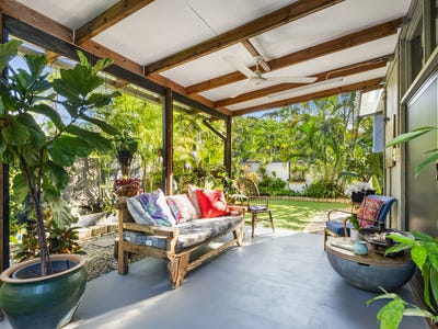 /international/au/1-110-wistaria-street-holloways-beach-qld-151204700/