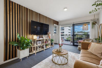 /international/au/31-10-high-street-sippy-downs-qld-151538908/