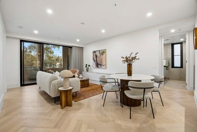 /international/au/22-9-lady-nelson-place-red-hill-act-152384288/